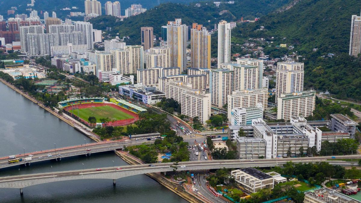香港人近年多了互相詛咒！望樓價大跌再「執平貨」是很錯的看法｜平民財技