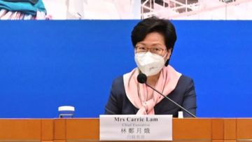 林鄭月娥, 疫情, 打針, 復課, 疫苗通行證, 社交隔離措施, 隔離護理觀察系統, HKBT, 香港財經時報