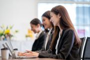 職場調查2022｜Adobe：逾9成受訪轉工睇加薪｜但評估新工作時｜現代數碼工具是關鍵