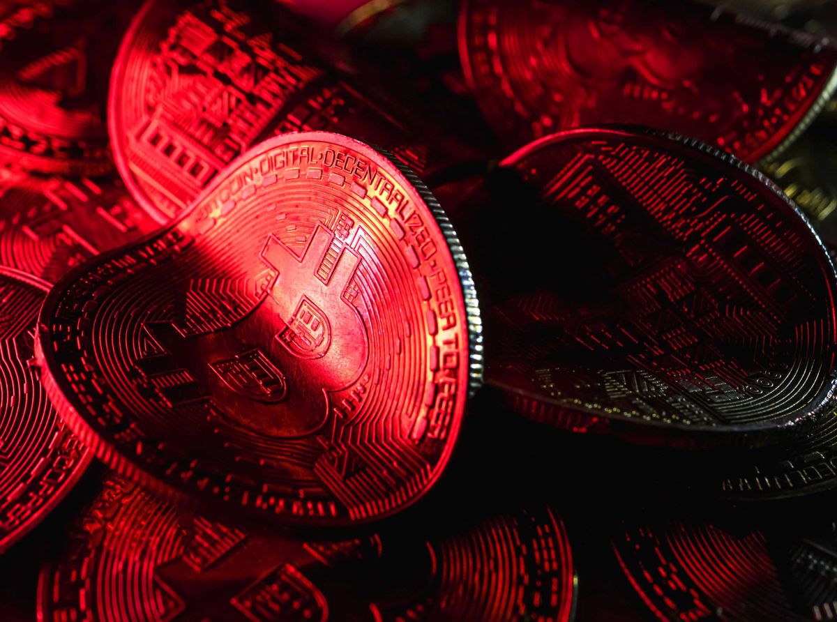 幣災！穩定幣3日內狂瀉70%｜比特幣跌穿3萬美元：4成人輸錢 VS 薩爾瓦多撈底