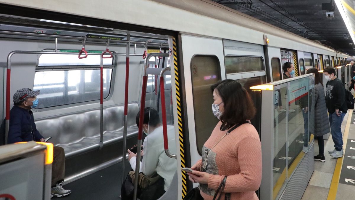 港鐵再縮班次！非繁忙時間候車多等兩分鐘、九巴都調整服務｜附最新班次詳情