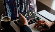 Bitcoin跌70%未止瀉｜調查：60%人料見10,000美元、24%散戶更視加密貨幣為垃圾