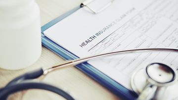 理財個案, 移民英國應否保留醫療保險及危疾保單, 受保區域, nhs優點缺點, 回港就醫, 香港財經時報