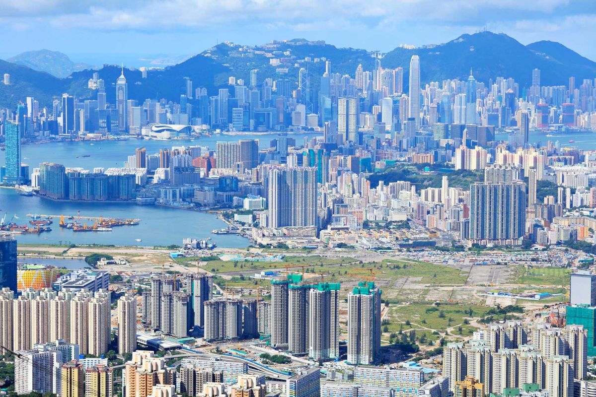 最新供樓負擔比率｜2021年人口普查資料顯示，私樓按揭供款中位數錄13,500元，較5年前升近三成；負擔比率亦上升至21.2%，反映香港人供樓負擔愈來愈大。