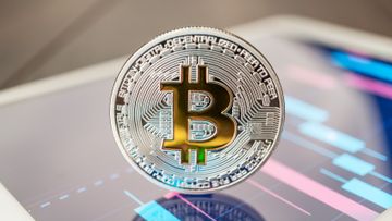 加密貨幣, Bitcoin重上44000美元, 虛擬貨幣, 以太幣, 比特幣, 烏克蘭, 幣價料見20萬美元, HKBT, 香港財經時報