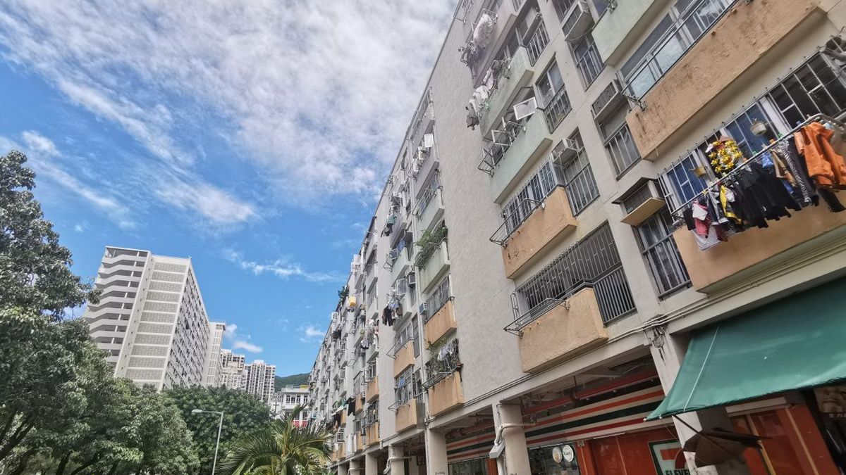 舊邨重建藍圖研究, 優先重建公屋清單, 彩虹邨, 西環邨, 健康村, 改撥部分新建公屋安置屋邨, 香港財經時報