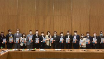 施政報告2022, 民建聯倡65歲可領高齡津貼生果金, 李家超任內將公屋輪候時間縮短至4年, 香港財經時報