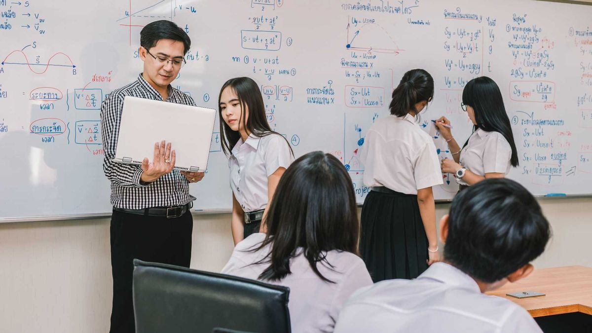 【教師薪酬2022】幼稚園、小學及中學教師｜起薪23,360元、到校長級至少12萬｜教育課程＋入行條件＋各級薪酬