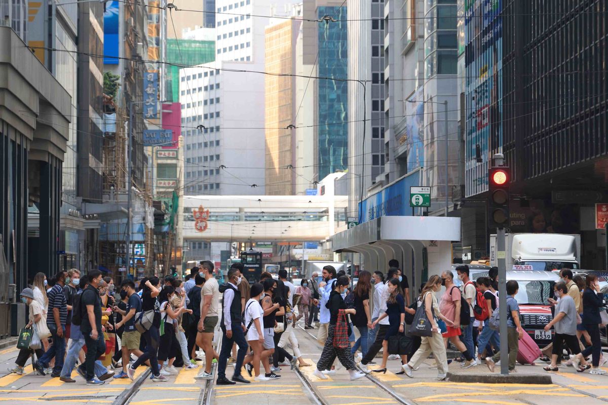 食環署招聘公務員｜助理小販管理主任起薪21,875元｜毋須大學畢業、但要體能測驗：負責執行小販管理｜附申請方法
