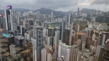 英鎊貶值, 長和系價值大洗牌, 長實, 長和, 電能, 長建, 收息股, 港股分析, HKBT, 香港財經時報