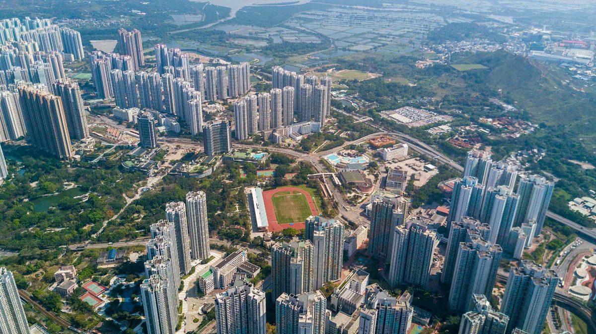 樓市走勢2022｜兩因素夾擊重創樓市｜交投跌至32年低位｜美聯黃建業：料今年樓價跌逾1成