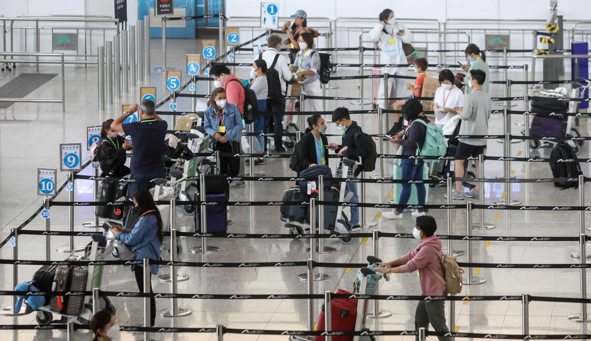 香港通關2022｜政府放寬檢疫4大措施：「0＋3」、登機前快測、來港易＋回港易不設限等｜9月26日生效新安排一覽