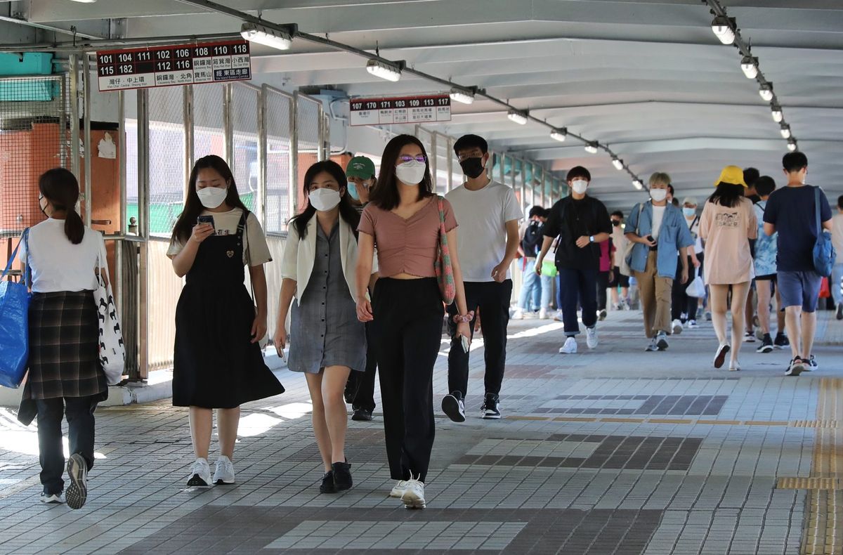 11份超筍政府工：入境處、郵政署、康文署等請人｜全部毋須大學畢業、5份是公務員：最高起薪26,845元｜附申請方法