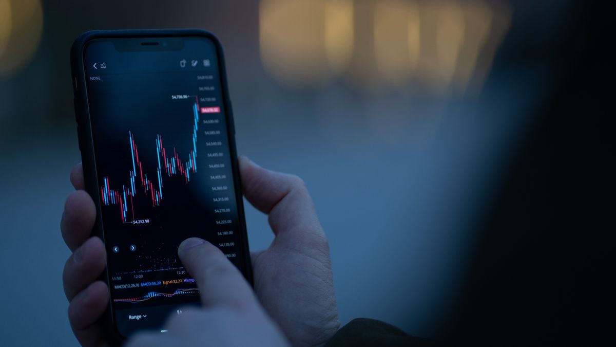 港股分析｜李寧為例解說：留意股價與動量指標走向預測買貨沽貨訊號 ｜聶Sir學堂