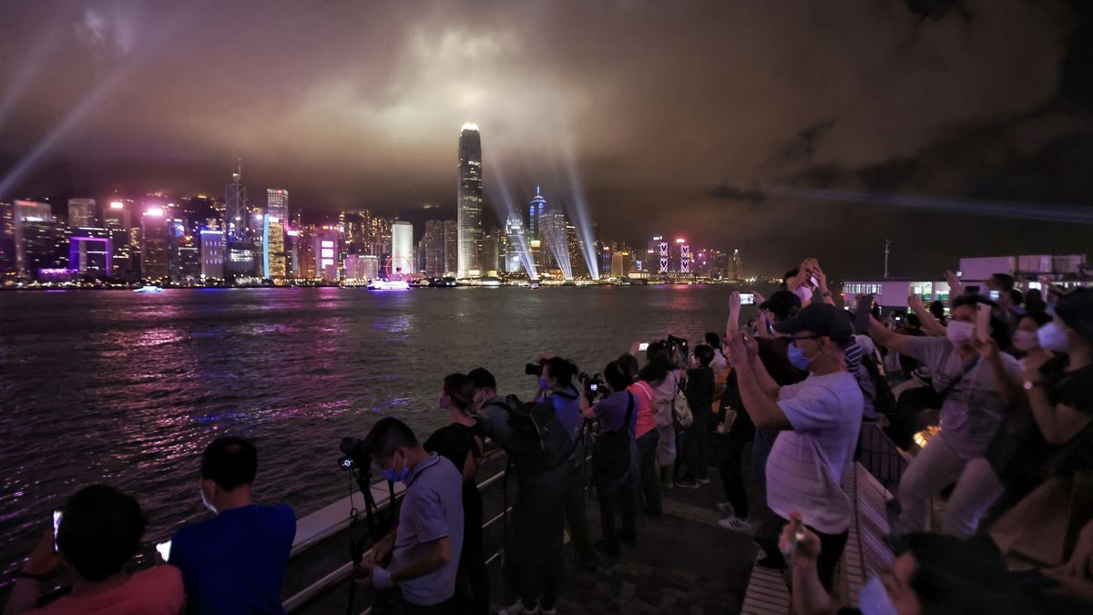 除夕元旦交通消息｜港鐵通宵服務｜巴士＋渡輪＋電車加班｜倒數封路安排一覽