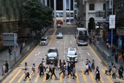 投資入門2023｜5間大行港股預測｜13隻心水股推介、有一隻料升59%｜恒指最牛看24,500點