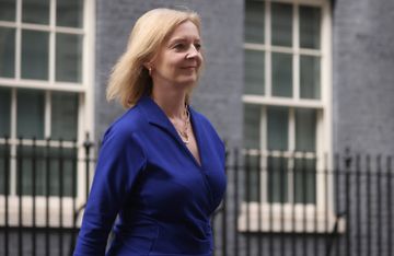 英鎊匯率走勢, 英鎊, 英鎊兌港元, 英鎊兌美元, 英國首相, 卓慧思, 唱錢攻略, HKBT, 香港財經時報