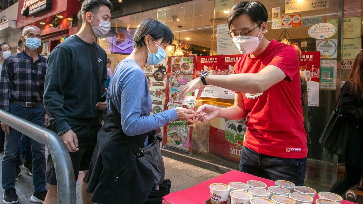 黑白淡奶港式奶茶日｜招聘品牌大使時薪達500元！派免費奶茶