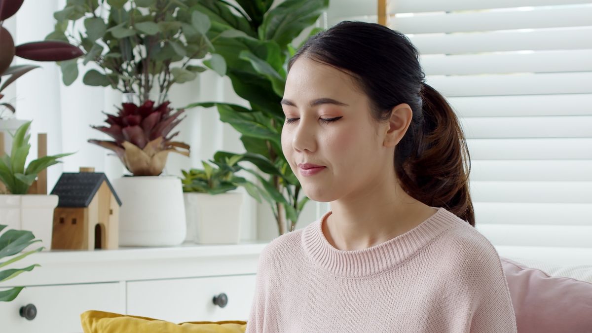 健康生活｜器官衰退時程研究：40歲眼睛開始老化！醫師教6招護眼：吃菠菜杏仁、連續眨眼1分鐘都得