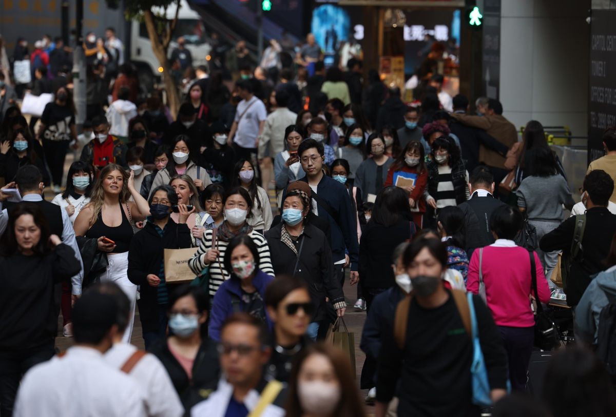香港最新薪酬趨勢｜家庭收入中位數28,900元、超過10%家庭月搵至少8萬｜住居屋人工升幅多過私樓