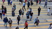 香港人口-去年6萬香港居民淨移出-香港人口3年減少逾18萬人