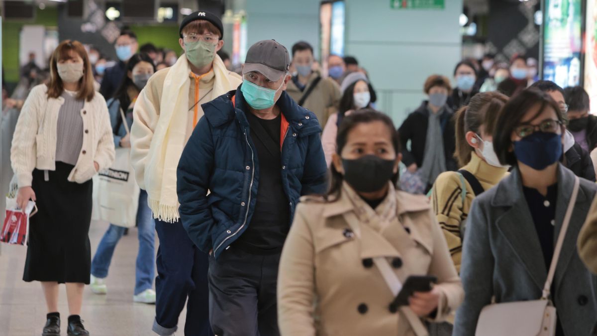 薪酬趨勢2023｜9大行業月入中位數比較：零售15,000元 vs 金融保險35,000元！同業男女人工分別一覽