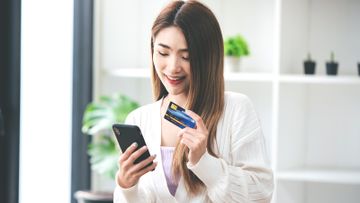信用卡, 匯豐, 恆生, 中銀, 渣打, dbs, citi, 手續費, 理財方法, 9間發卡機構信用卡分期比較, 利率, 還款期, 簽賬門檻, 手續費低至百分之0點13, 免息分期優惠, hkbt, 香港財經時報