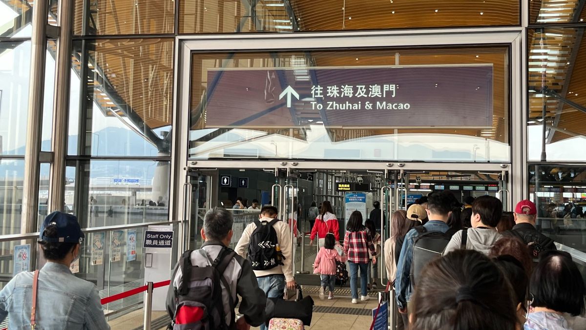 港珠澳大橋｜2種交通：金巴與直通巴士｜最平80元市區去澳門或珠海｜1個方法避免排長龍