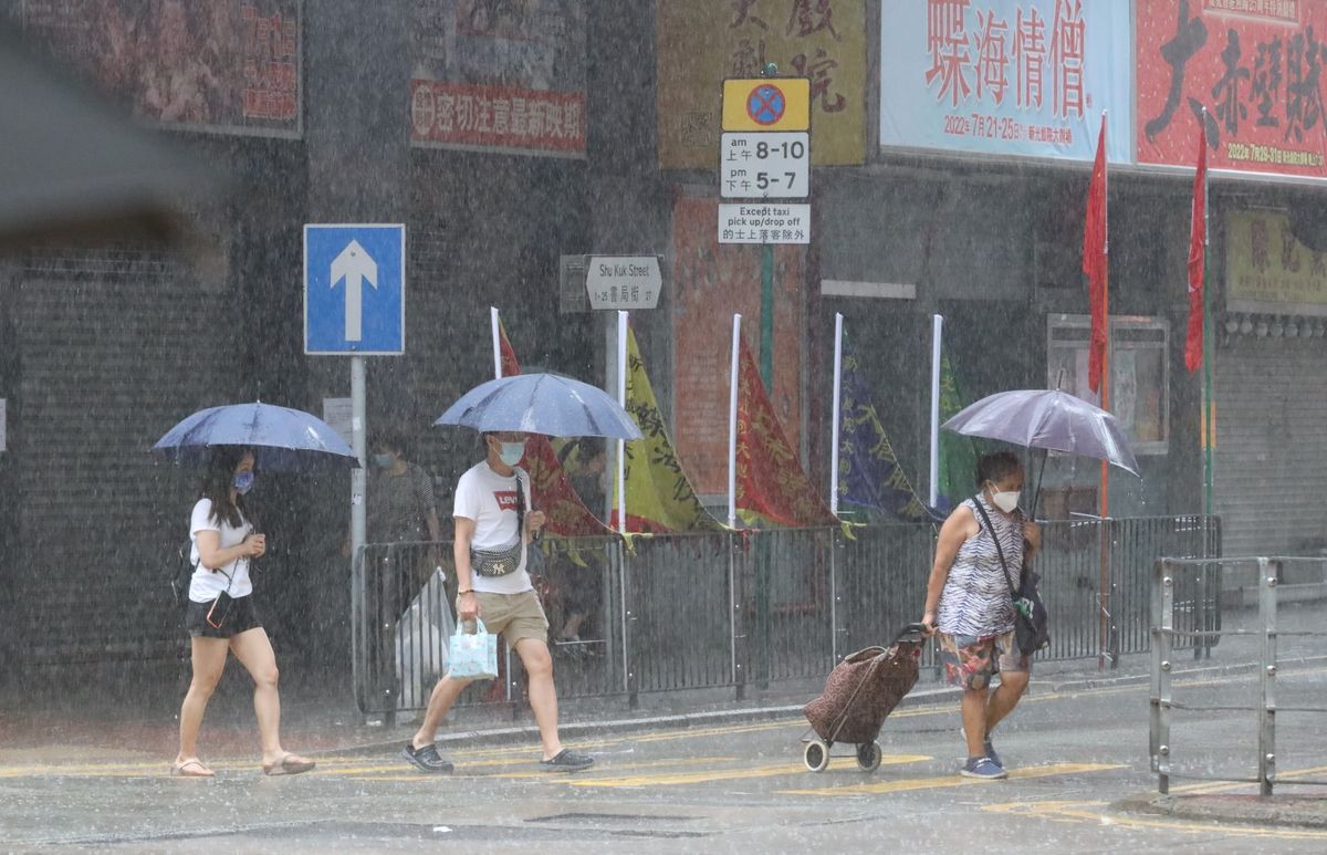 天文台颱風消息｜「尼格」周三最接近香港、高地風力將達8級＋狂風驟雨｜3個條件決定是否8號風球