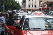 政府擬引入的士違例記分＋兩級制罰則、針對拒載、兜路、濫收車資｜嚴重者可被停牌及坐監