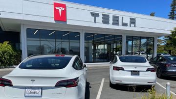 tesla, 美股入門, tesla股價預測2023, tesla股價走勢, tesla股價分析, 馬斯克, elon, musk, 電動車, hkbt, 香港財經時報
