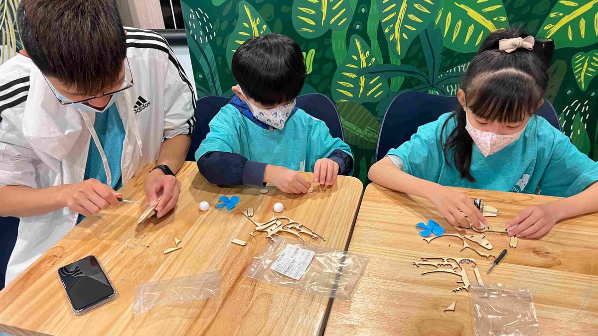 職場攻略, 親子活動, 戶戶送外送員員工福利, 子女可免費讀stem教育課程, 香港財經時報