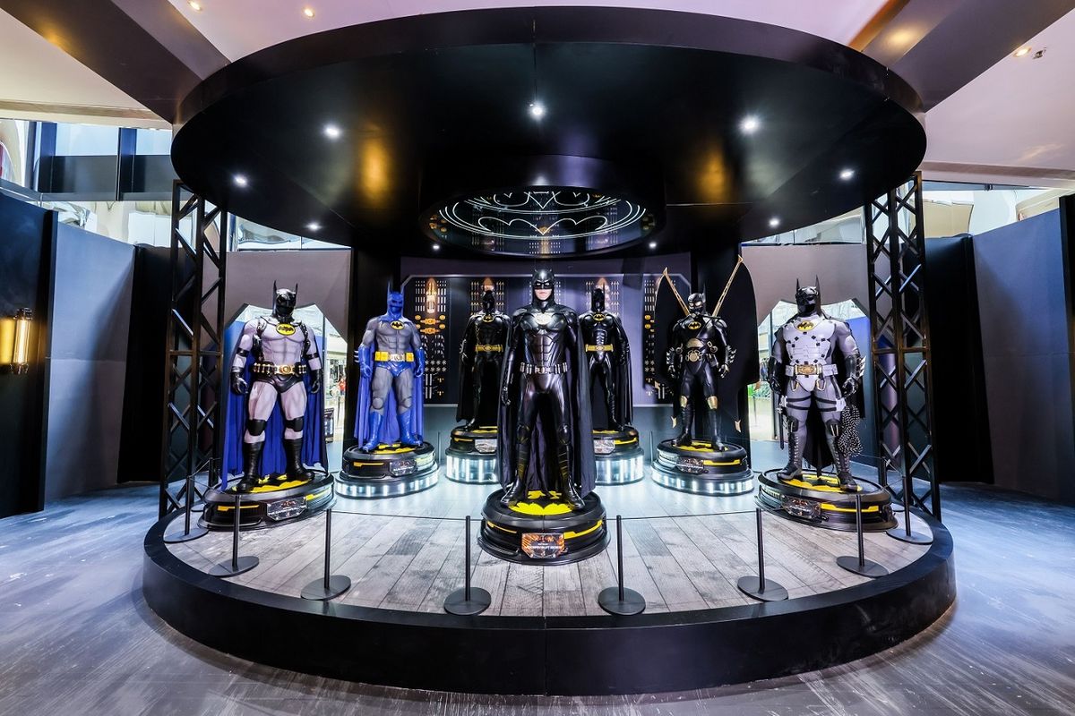 hottoys, 蝙蝠俠, 閃電俠, 香港好去處, hottoys閃電俠展覽, 空降太古城中心, 全球首展1比1蝙蝠俠戰衣, 雕像, 6大展覽焦點