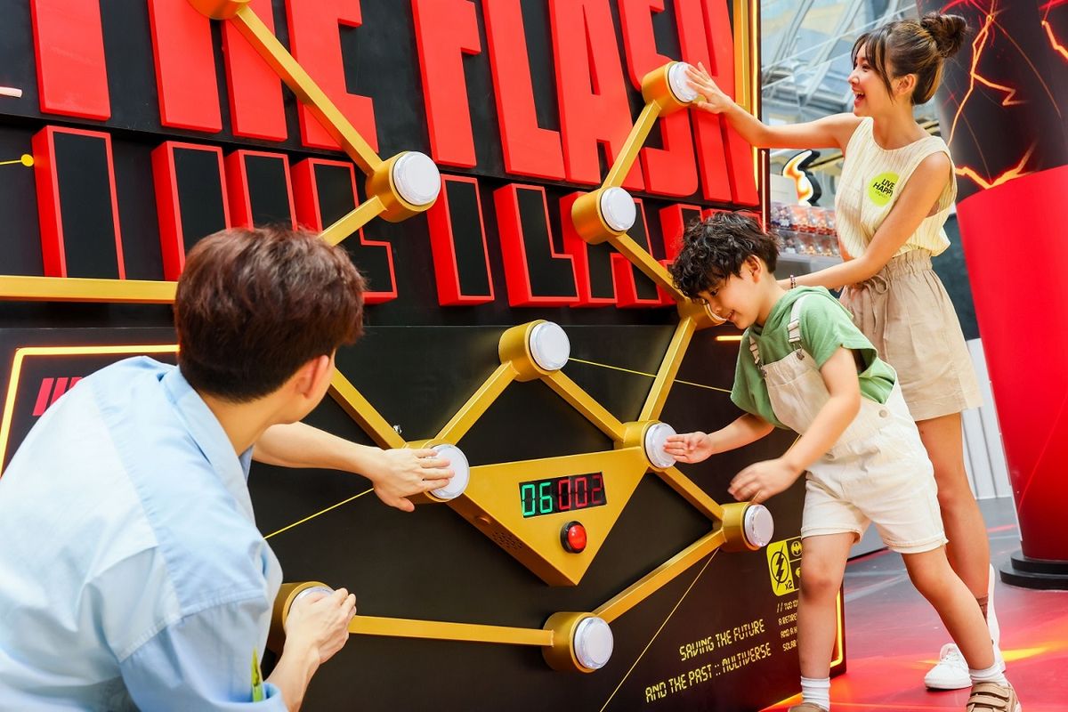 hottoys, 蝙蝠俠, 閃電俠, 香港好去處, hottoys閃電俠展覽, 空降太古城中心, 全球首展1比1蝙蝠俠戰衣, 雕像, 6大展覽焦點
