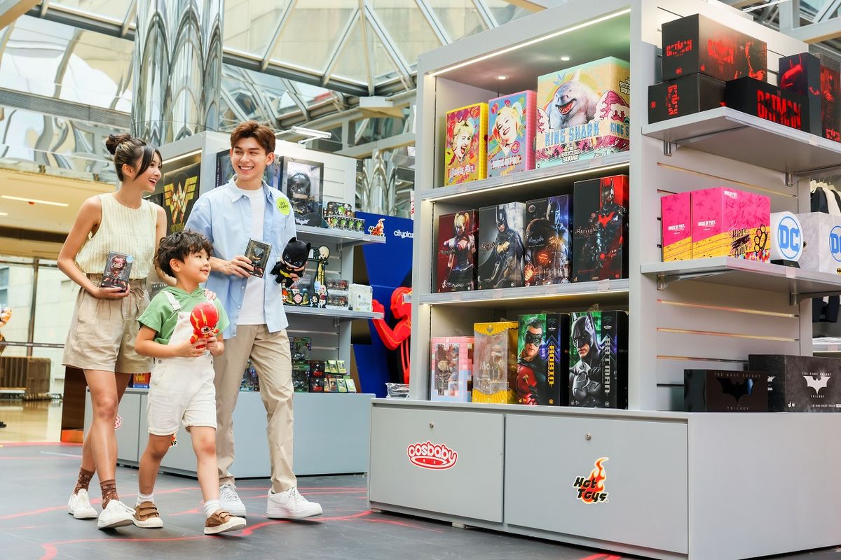 hottoys, 蝙蝠俠, 閃電俠, 香港好去處, hottoys閃電俠展覽, 空降太古城中心, 全球首展1比1蝙蝠俠戰衣, 雕像, 6大展覽焦點