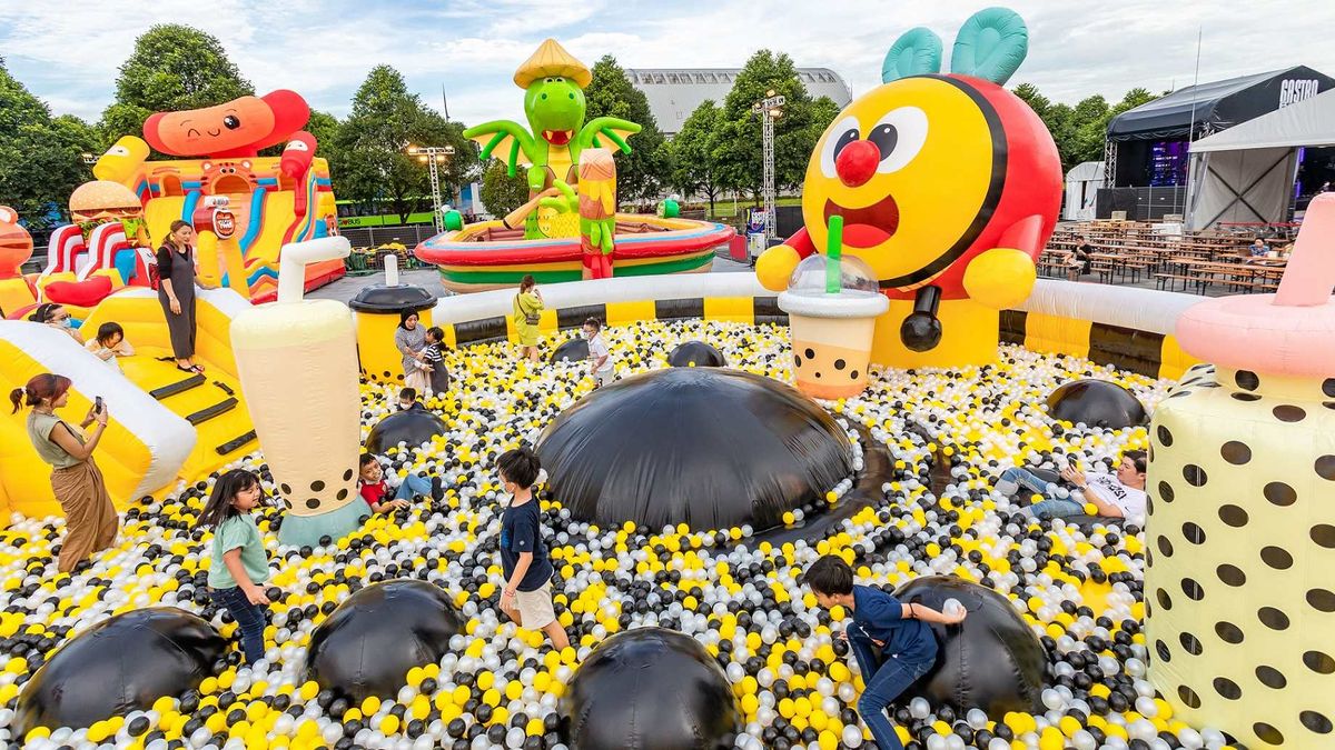 親子好去處2023, 澳門好去處, 暑假, jumptopia, 威尼斯人, 巨型彈跳城堡, 巨型充氣碰碰球, 香港財經時報