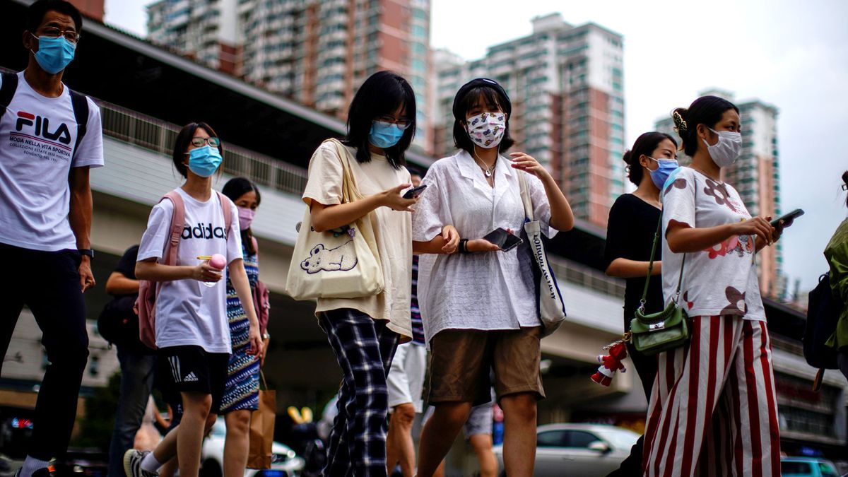 跨境理財｜內地多處禁過馬路玩手機！違例最高罰款200元人民幣