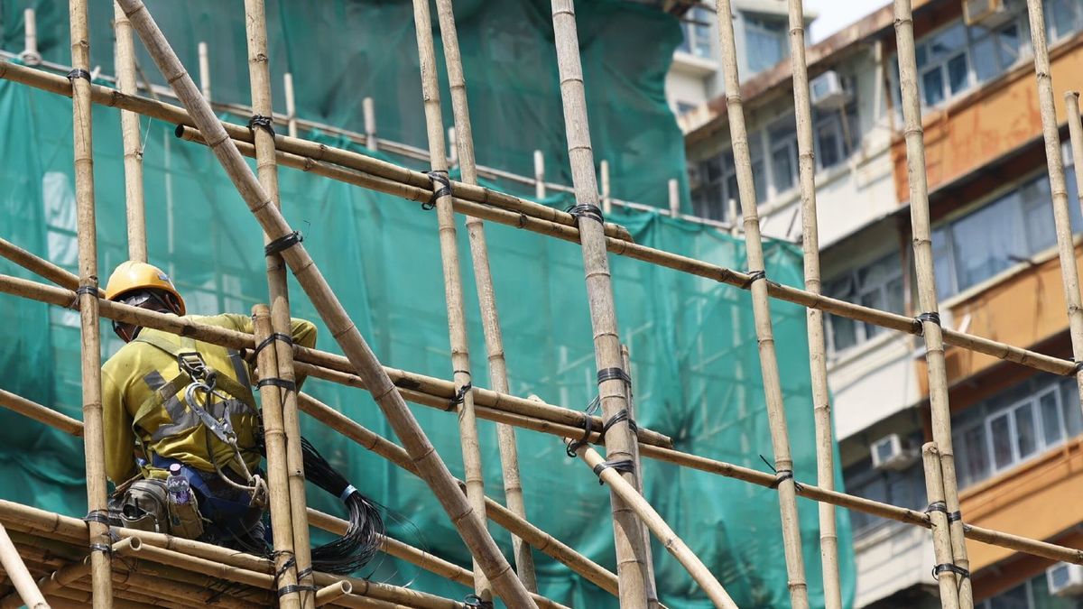 輸入外勞2023｜建造業＋運輸業配額：20,000人！優先考慮公營工程項目、輸入司機須接受職前課程｜申請資格、住宿安排一覽