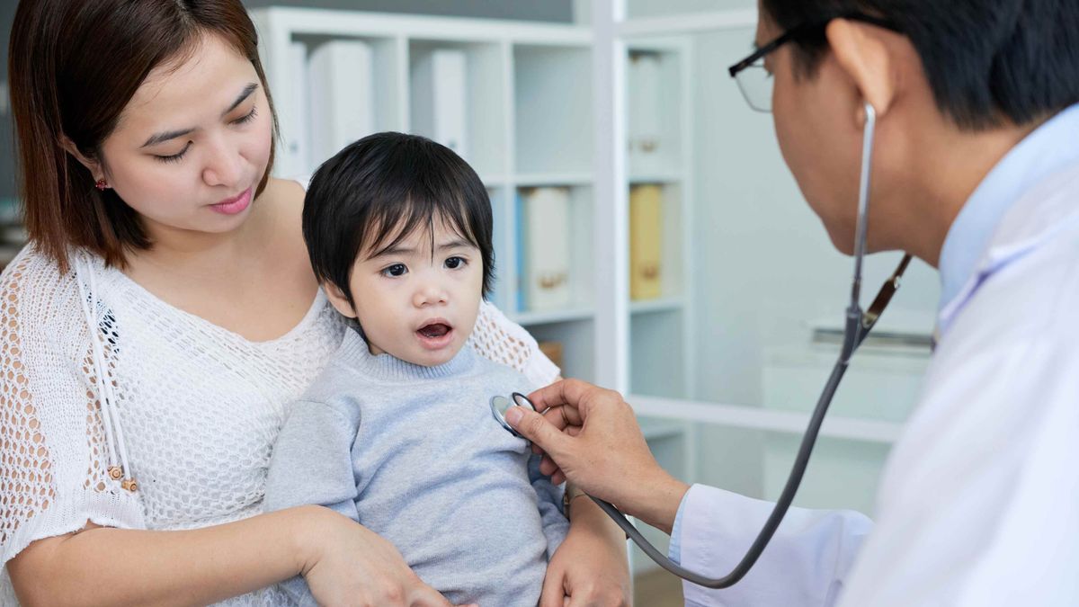兒童健康｜BB心臟有雜音或患卵圓孔未閉症！醫生：一個情況需做手術｜兒科診療室