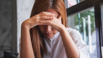 怕被討厭常盡力表現友善！簡少年從交友宮、面相解構社交焦慮, 香港財經時報