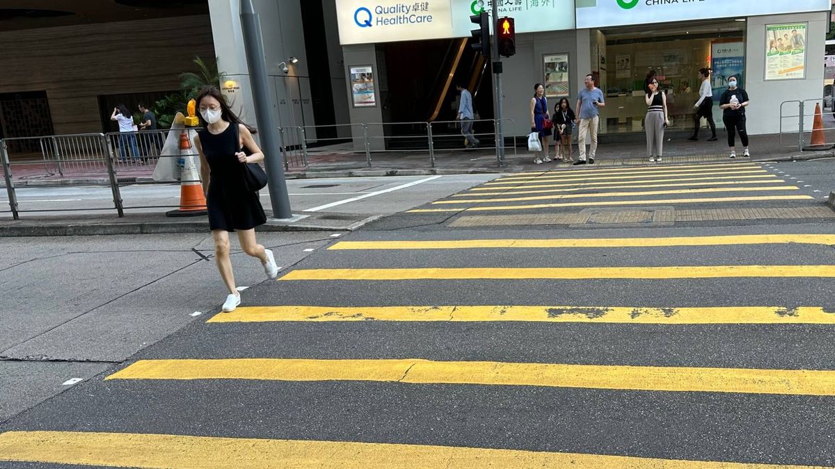 亂過馬路罰款2023｜警方連續2周加強執法、7種違例情況一律罰2,000元！6點過馬路守則必知