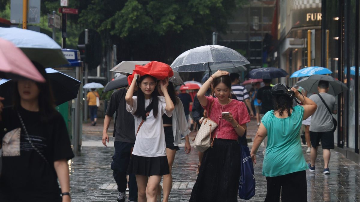 天文台颱風消息｜周末天氣：大驟雨＋雷暴！下星期會打風？一張圖揭示熱帶氣旋逼近