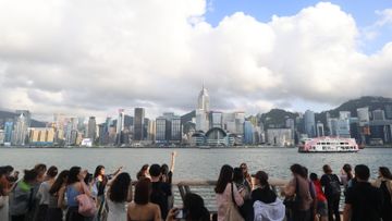 收息股, 港股分析, 藍籌股, 股息貴族買少見少, 8隻至少10年連續加派息港股, 一年最多收近10厘息, hkbt, 香港財經時報