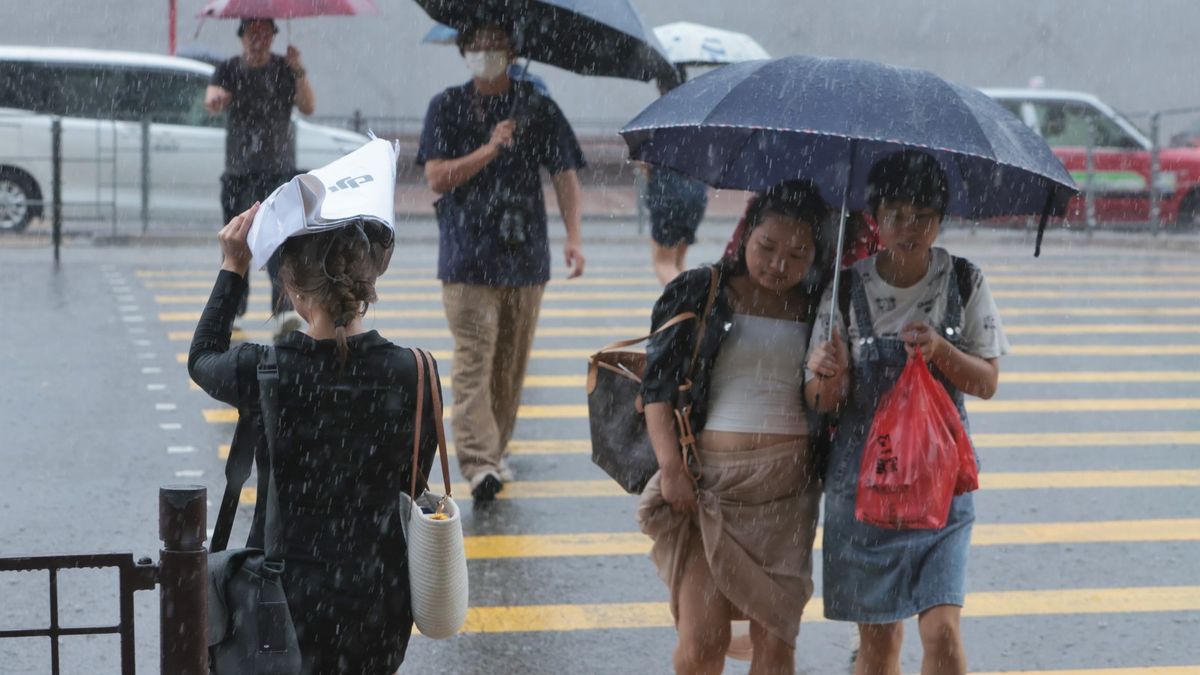 天文台颱風消息｜8號風球如箭在弦！開學日離岸達颶風級別、倘符合2大關鍵隨時變10號！K Kwong：3個地區要小心