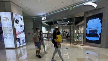 安踏體育, HKBT, 香港財經時報