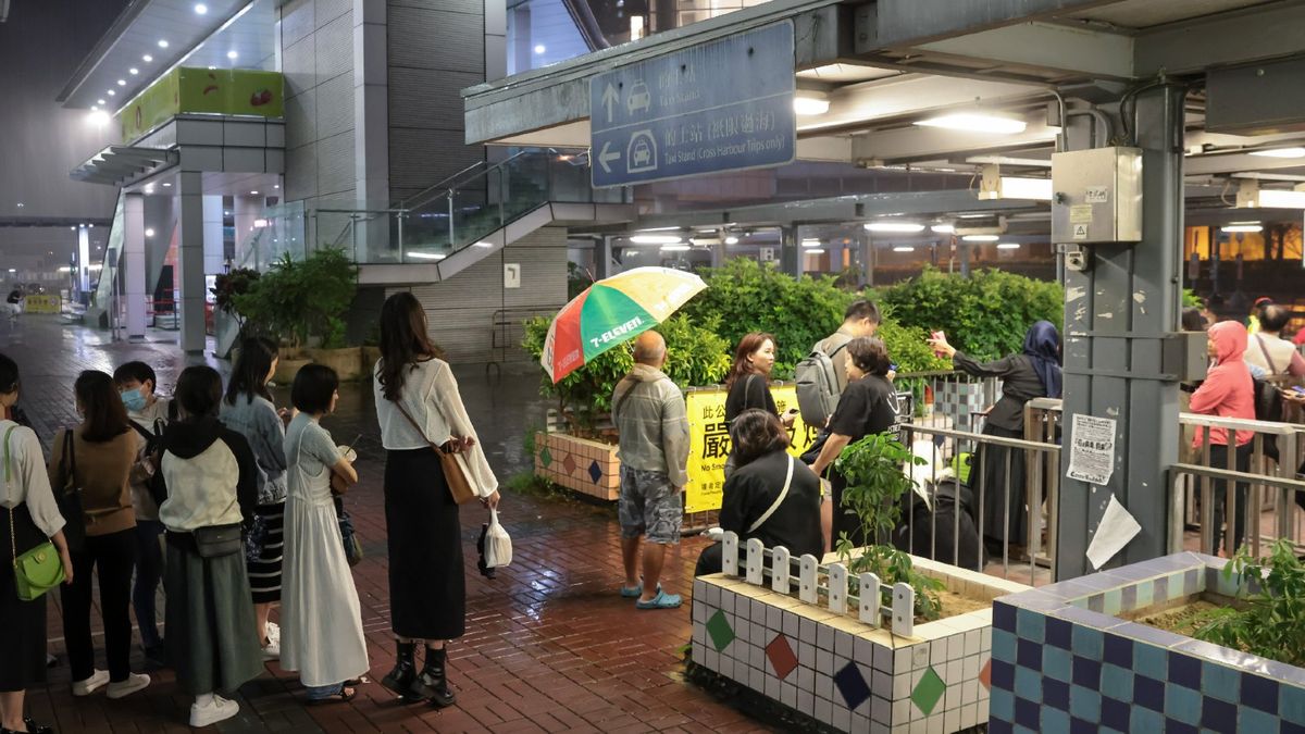 天文台颱風消息｜颱風「布拉萬」海上徘徊：下周再有秋颱生成！港歐美3地氣象圖比較