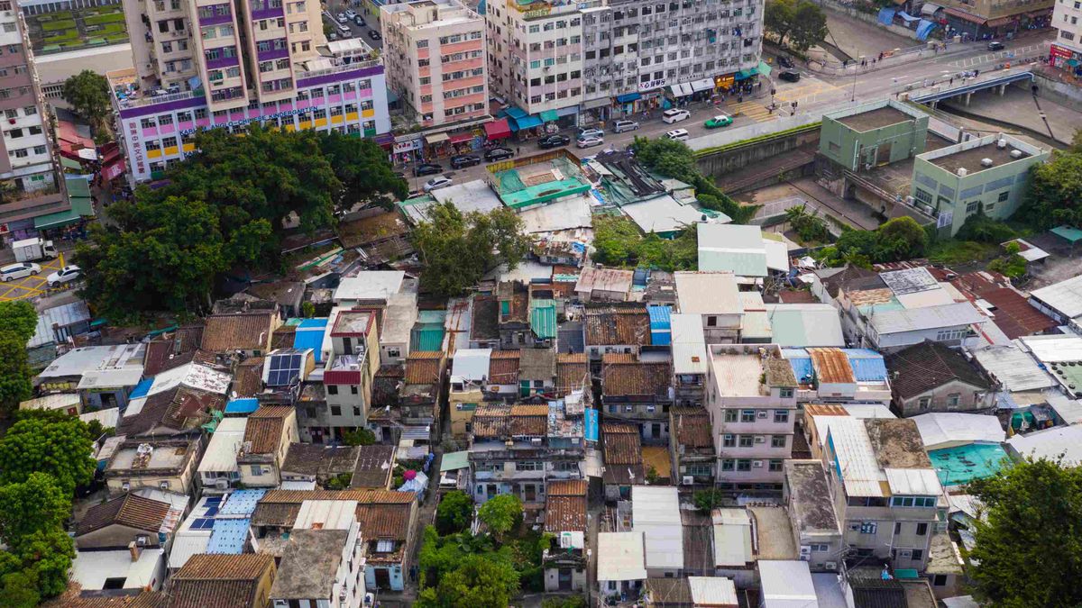 香港樓市｜粉嶺4層高村屋天台僭建仲有地庫！業主不遵從清拆令被罰逾7萬
