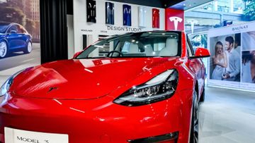 BAUNAT, Tesla, HKBT, 香港財經時報