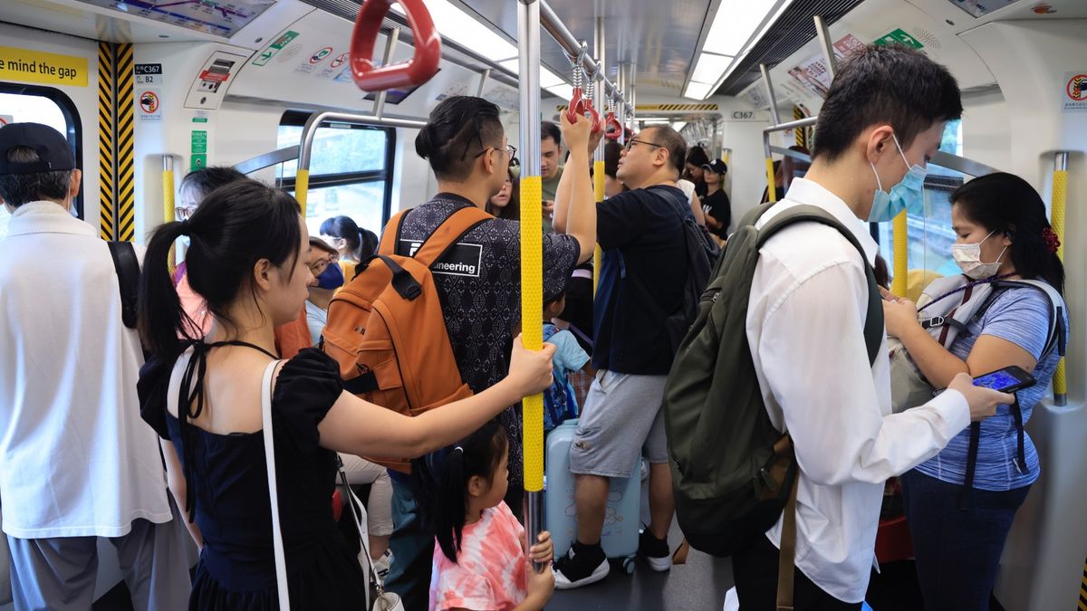 網民熱話｜內地旅客揭4大港鐵潛規則：搭電梯左走右站、不坐過界！附10條易犯港鐵罰則