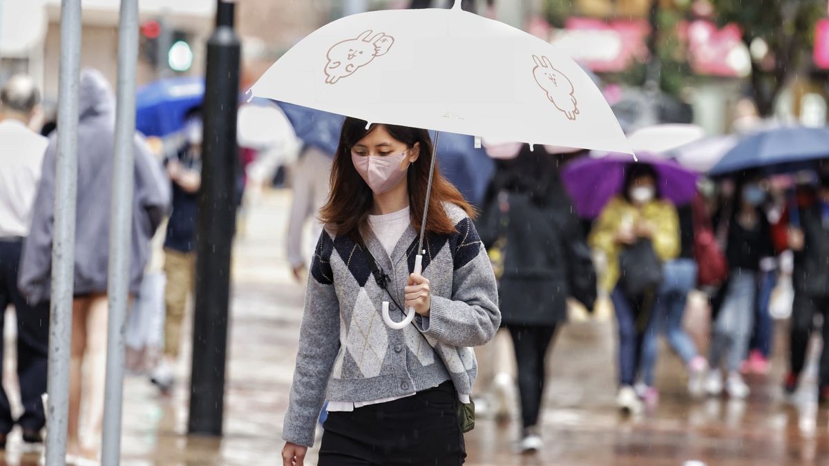 天文台颱風消息｜熱帶氣旋三巴掉頭南下！重陽節假期：有雨兼轉涼｜路徑預測＋外出注意事項